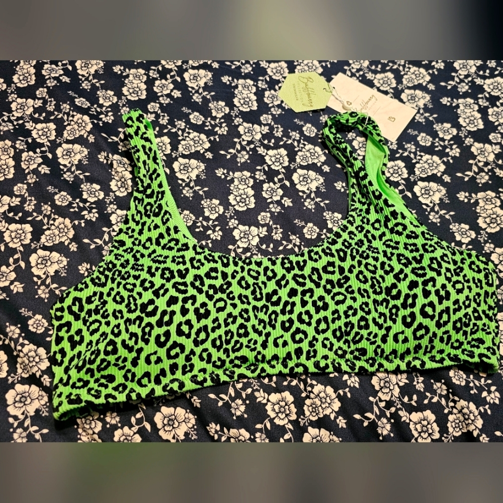 Buffbunny Chasing waterfalls green leopard swim top, XL, NWT